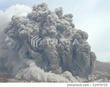 It is a photograph of 2000/3/31 Usu eruption It is a photograph of 2000/3/31 Usu eruption 52979729