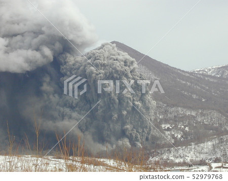 It is a photograph of 2000/3/31 Usu eruption 52979768