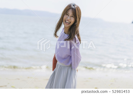 Woman traveling the island 52981453