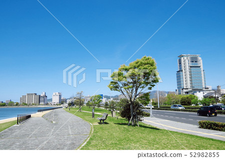 天氣晴朗的Shindo湖...島根縣松江市天氣：晴朗 52982855