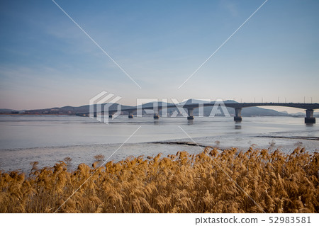 江華大橋連接陸地和島嶼 江華大橋連接陸地和島嶼 52983581