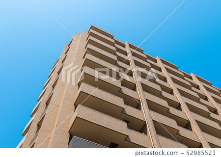 Blue sky and mansion Blue sky and mansion 52985521