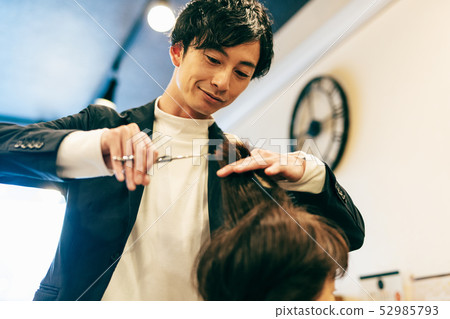 Hairdresser haircut Hairdresser haircut 52985793