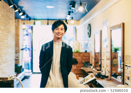 Hairdresser barber man 52986038