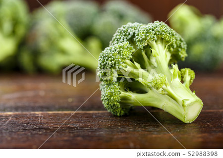 Broccoli green vegetable 52988398