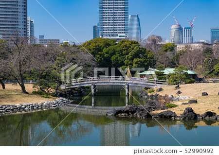 Hama Rikyu皇家庭院海小河池塘 52990992