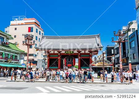 Scenery in front of Tokyo Asakusa Kaminarimon 52991224
