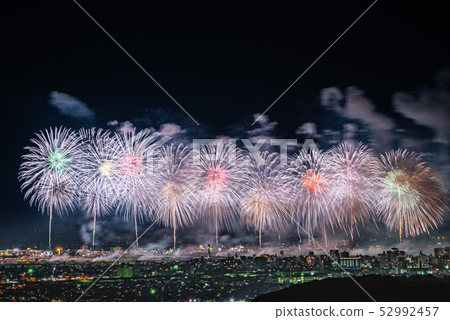 重建禱告煙花鳳凰 重建禱告煙花鳳凰 52992457