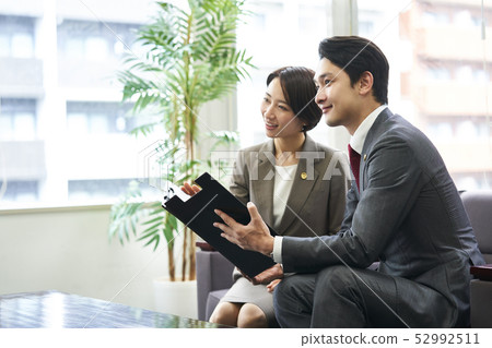 Two lawyers 52992511