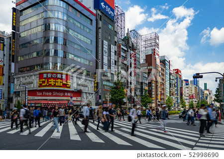 Shinjuku Kabukicho pedestrian crossing Shinjuku Kabukicho pedestrian crossing 52998690
