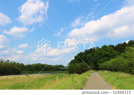 Landscape green sky spring shiikawa riverbed road 52999113