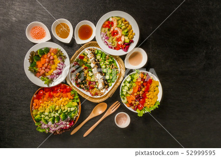 切碎的沙拉時尚健康食品切碎的沙拉 切碎的沙拉時尚健康食品切碎的沙拉 52999595