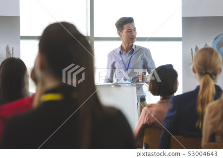 Asian businessman speaks at a business seminar 53004643