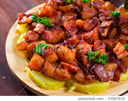 Galician braised pig snouts 53007810