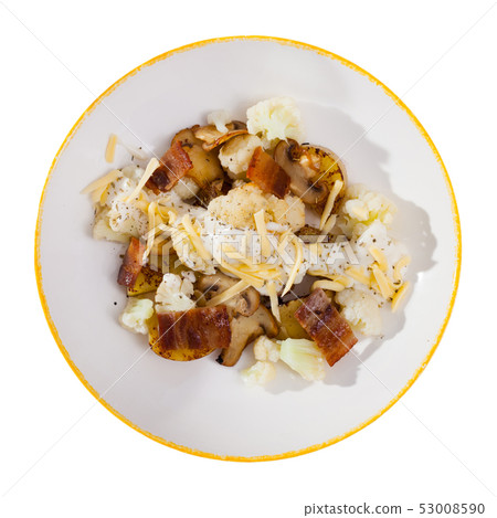 Cauliflower with potatoes and brisket meat served with cheese sauce Cauliflower with potatoes and brisket meat served with cheese sauce 53008590