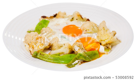 Fried eggs with boiled cauliflower 53008592