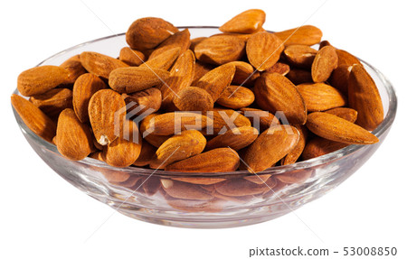 Image of roasted salt almonds on glass bowl, nobody Image of roasted salt almonds on glass bowl, nobody 53008850