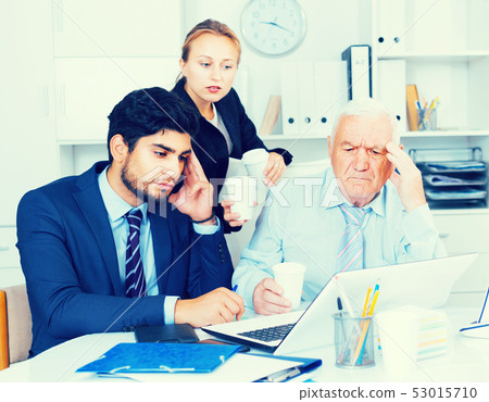 Old man is having complicated issue with reports made by subordinates Old man is having complicated issue with reports made by subordinates 53015710