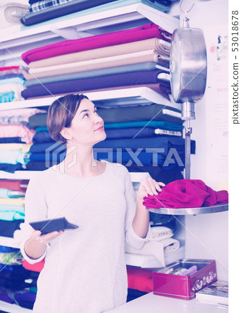 Seller weighing fabric 53018678