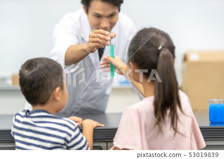 實驗 老師 教師 53019839