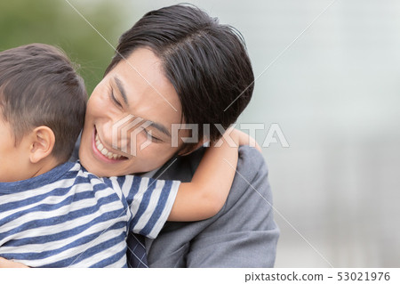 father, hug, snuggle 53021976