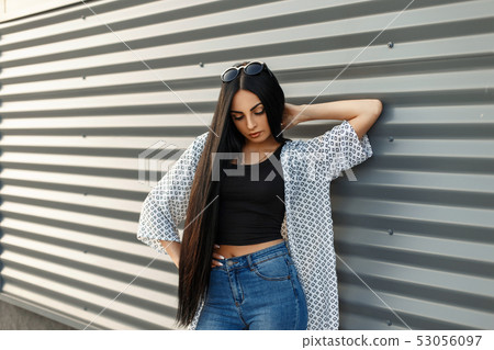 Fashion portrait pretty woman in summer casual Fashion portrait pretty woman in summer casual 53056097