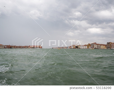 Panorama of Venice in cloudy cloudy weather. 53118200