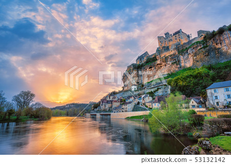 Beynac-et-Cazenac village, France Beynac-et-Cazenac village, France 53132142