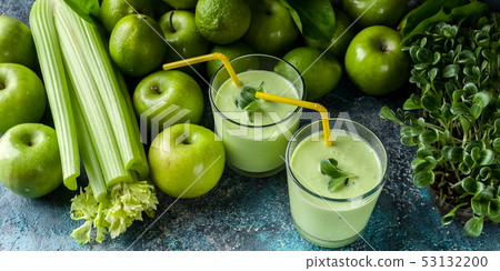Smoothies: milk thistle green and green fruits Smoothies: milk thistle green and green fruits 53132200