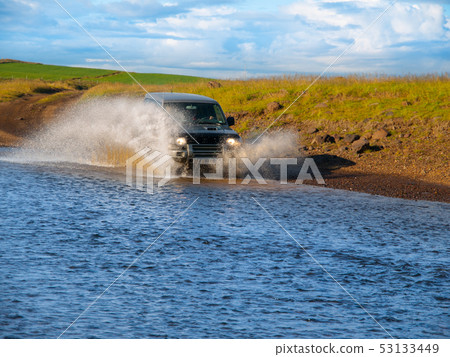 Fording offroad car 53133449