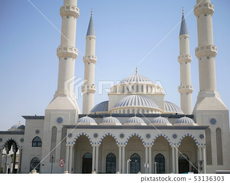 UAE Dubai's "Sheikh Zayed Grand Mosque" 53136303