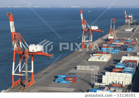 Gantry crane of port (Yokkaichi port) 53136501