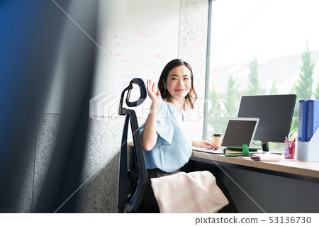 Female business woman 53136730