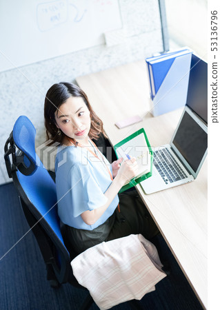 Female business woman 53136796