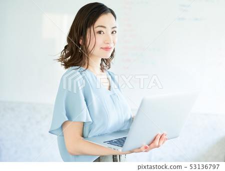 Female business woman 53136797