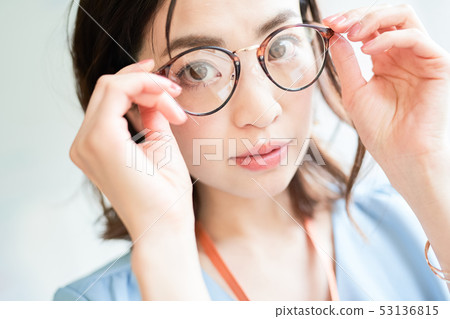 Female business woman 53136815