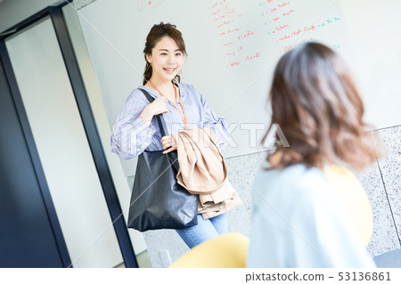Female business woman Female business woman 53136861