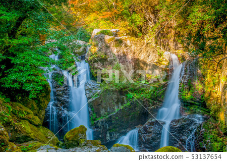 Double waterfall 53137654