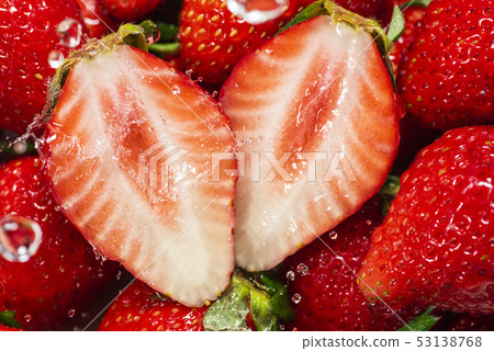 新鮮的草莓的圖像 53138768
