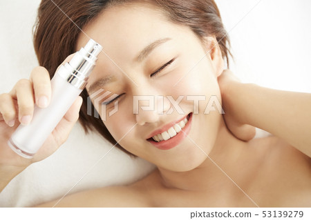 Women beauty Women beauty 53139279