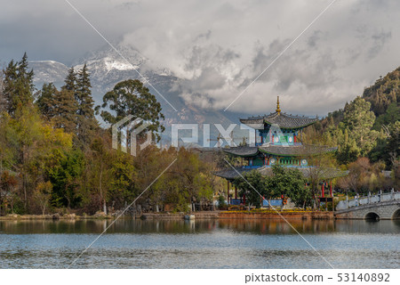 Black Dragon Pool 中國雲南麗江黑龍潭 Black Dragon Pond 玉泉公園 53140892