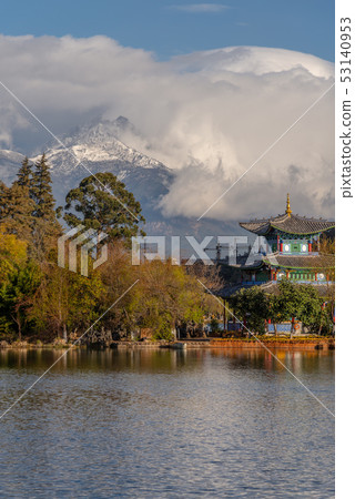 Black Dragon Pool 中國雲南麗江黑龍潭 Black Dragon Pond 玉泉公園 53140953