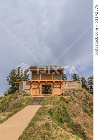 在Maow鎖門的風景在Minowa城堡外面在春天 53142378