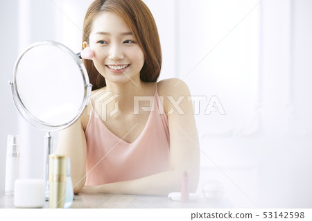 Women beauty 53142598