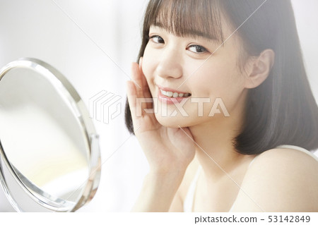 Women beauty 53142849