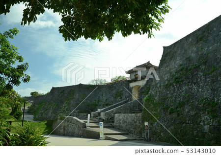 Graceful castle walls and Kukeimon built on Ryukyu limestone of World Heritage Shuri Castle Graceful castle walls and Kukeimon built on Ryukyu limestone of World Heritage Shuri Castle 53143010
