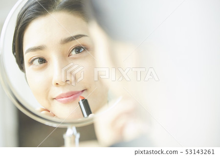 Women beauty 53143261