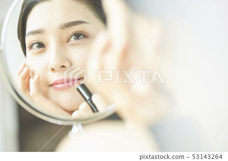 Women beauty 53143264