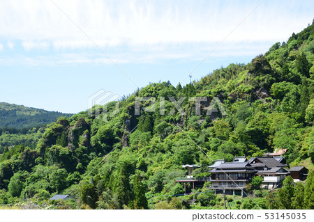 Kuroki Reitenji和奇怪的岩層 Kuroki Reitenji和奇怪的岩層 53145035
