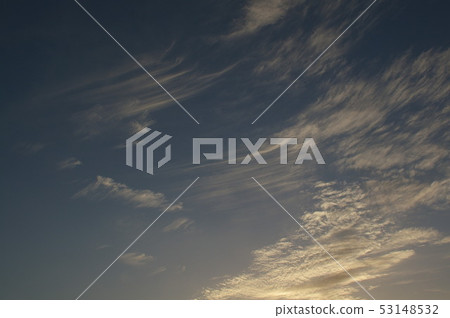 傍晚的天空 傍晚的天空 53148532